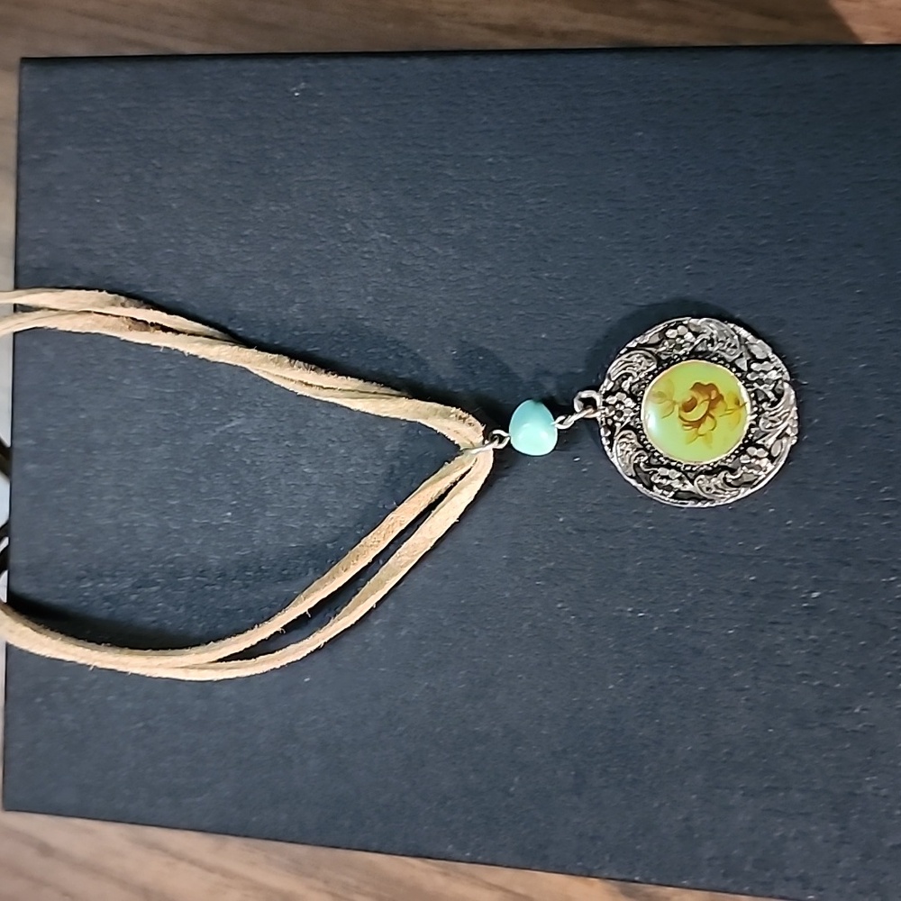 Vintage rose choker necklace